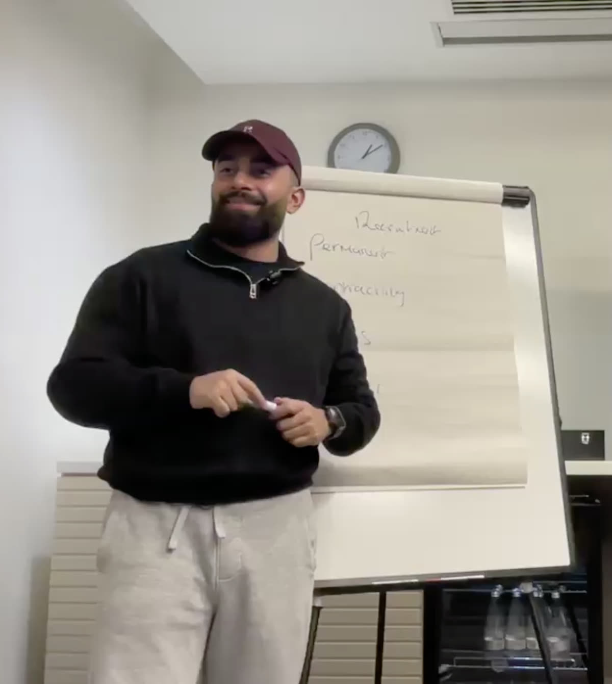 Abu Musa teaching live at the whiteboard